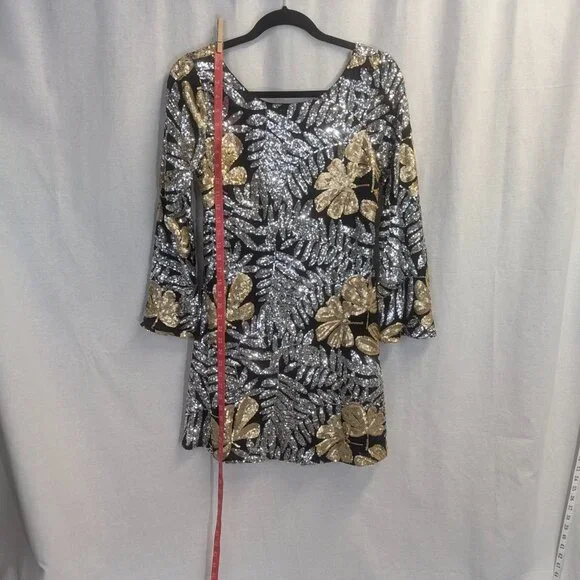 Belle Badgley Mischka Size 6 Gold and Silver Sequined Dress
